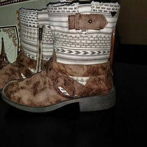 🌸HP🌸Roxy short boots size 7